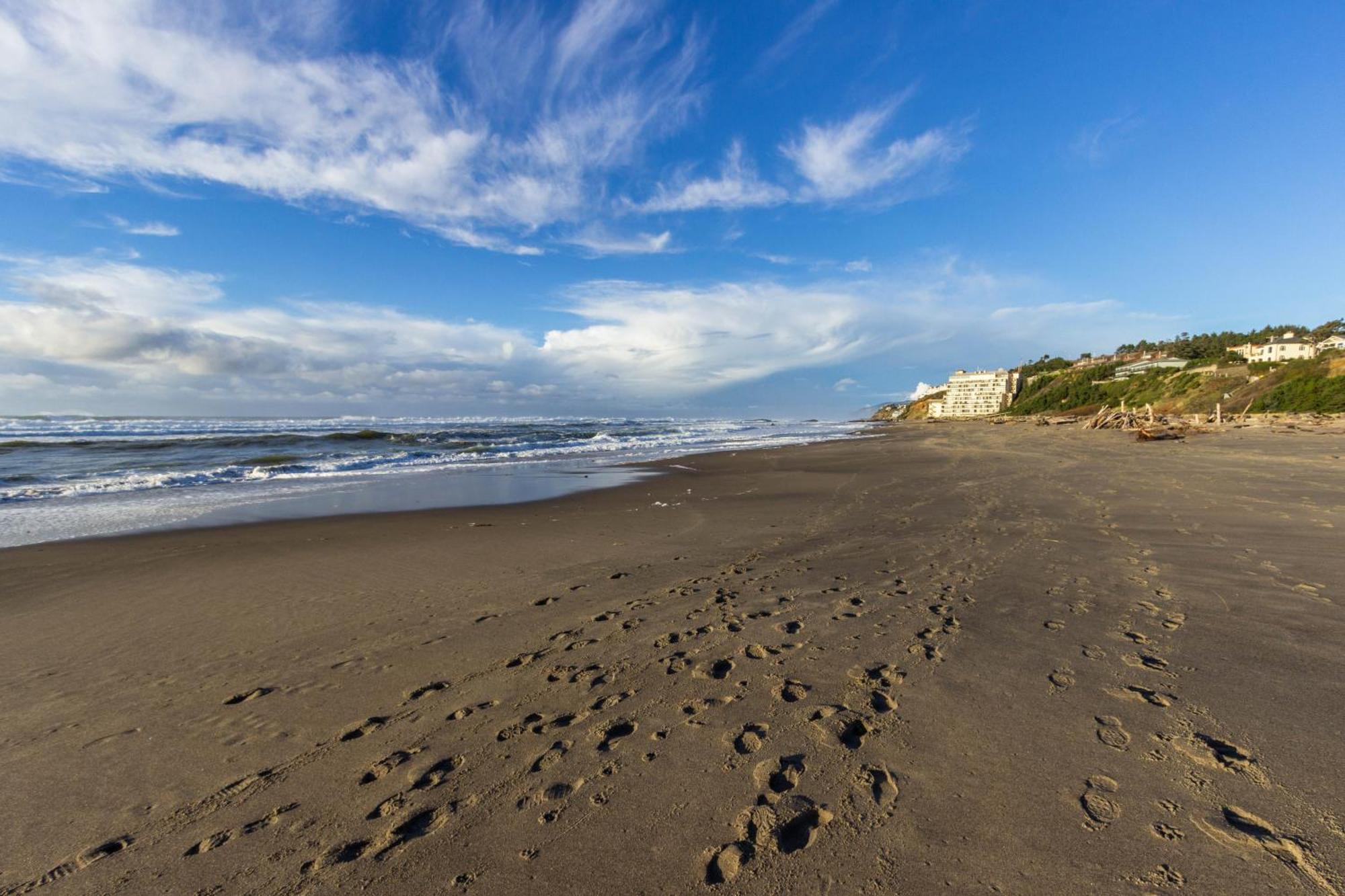 شقة Waters Edge Salishan Beach الغرفة الصورة