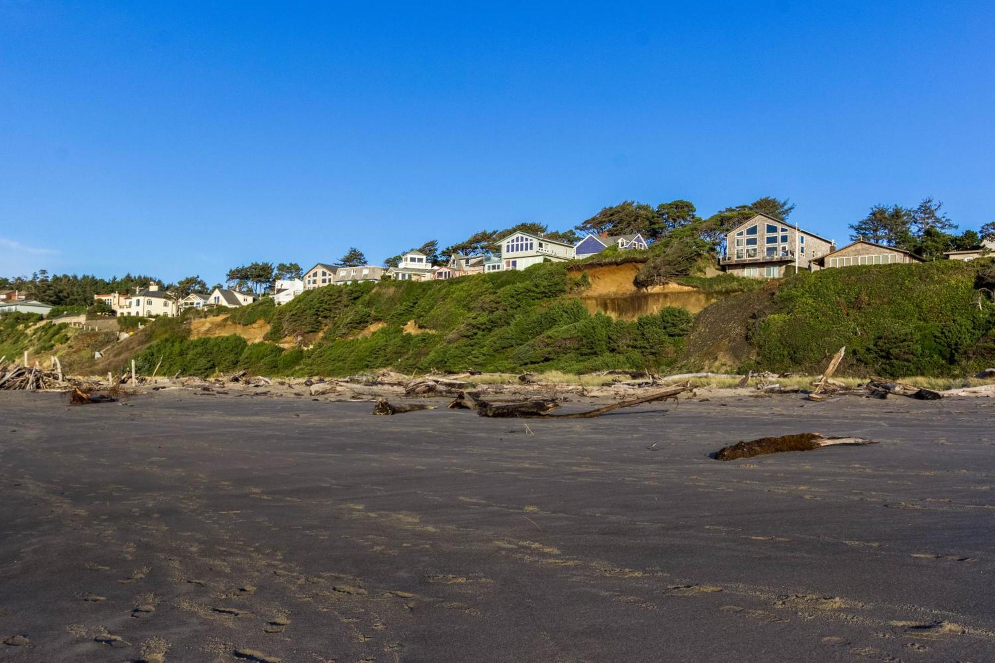 شقة Waters Edge Salishan Beach الغرفة الصورة