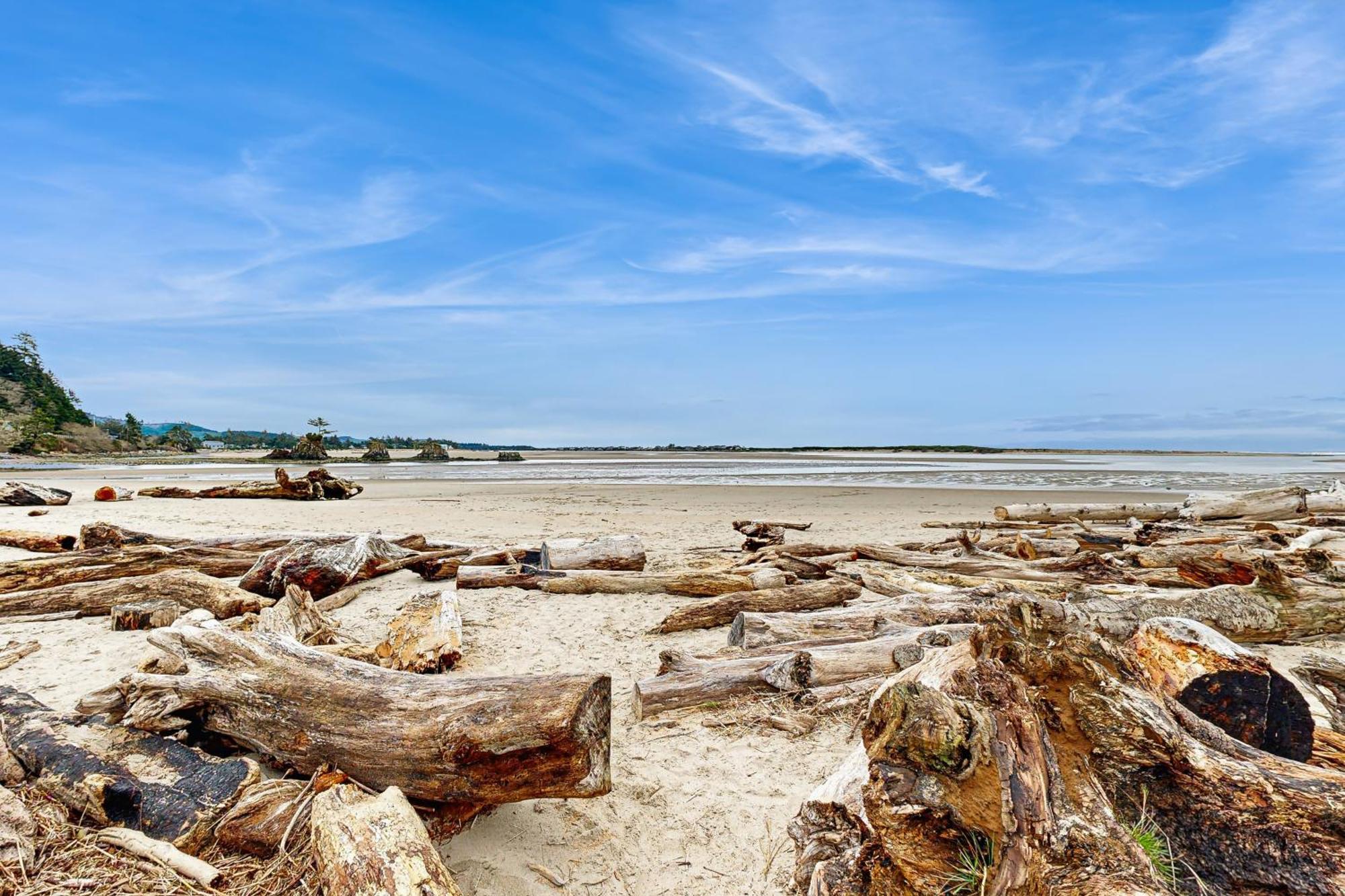 شقة Waters Edge Salishan Beach الغرفة الصورة